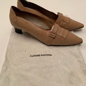 Costume National pumps sculpted heel.